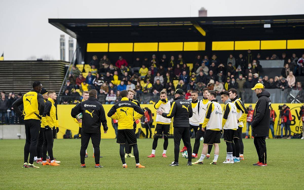 Kaiyuan开元-瓦伦西亚内部沟通瓦伦西亚赛后遗憾出局,本菲卡围绕欧联回应争议瞬间刷屏的简单介绍